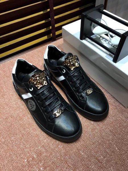 2020j fashion men's embroidered letter casual shoes breathable leather classic sneakers lace-up low-shoes, size: 38-45, Black
2020j fashion men's embroidered letter casual shoes breathable leather classic sneakers lace-up low-shoes, size: 38-45, Black