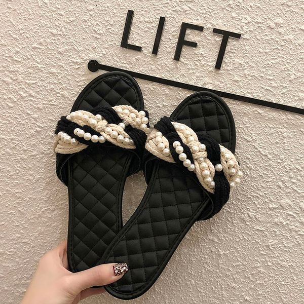 2020 brand summer women trend weaving pearl flip flop sandals girls beach open toed luxury designer casual soft low heels flats y200620, Black
2020 brand summer women trend weaving pearl flip flop sandals girls beach open toed luxury designer casual soft low heels flats y200620, Black