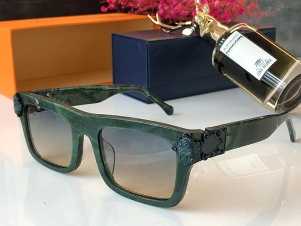 2020 designer new sunglasses men's fashion square simple uv 400 lens coated mirror lens color plating frame comes with packaging 1260, White;black
2020 designer new sunglasses men's fashion square simple uv 400 lens coated mirror lens color plating frame comes with packaging 1260, White;black