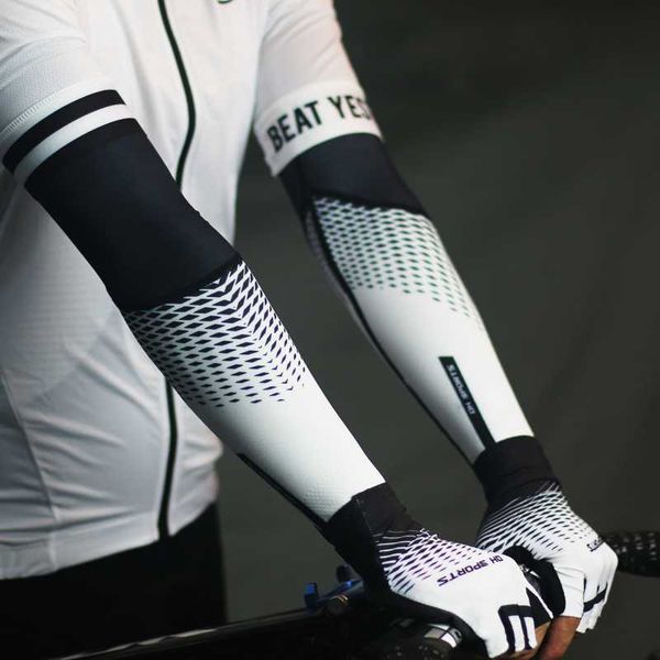 breathable uv protection sports arm sleeves fitness basketball hiking camping sunscreen cycling outdoor arm warmers, Black;gray
breathable uv protection sports arm sleeves fitness basketball hiking camping sunscreen cycling outdoor arm warmers, Black;gray