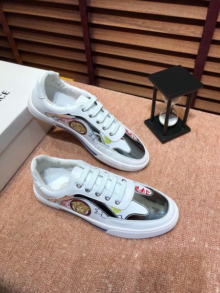2020b autumn men's low-cut leather casual shoes, fashion wild sports shoes, original packaging shoe box delivery, yardage: 38-45 
2020b autumn men's low-cut leather casual shoes, fashion wild sports shoes, original packaging shoe box delivery, yardage: 38-45