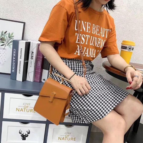 2020 new women's bag fashion simple hand-held shoulder messenger ladies bag
2020 new women's bag fashion simple hand-held shoulder messenger ladies bag