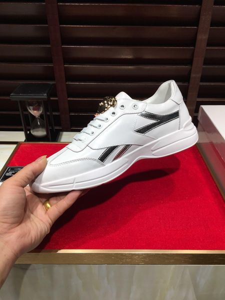 2020-2019o custom tide brand leather men's casual sports shoes, fashion wild low-shoes, original packaging shoe box, size: 38-44
2020-2019o custom tide brand leather men's casual sports shoes, fashion wild low-shoes, original packaging shoe box, size: 38-44