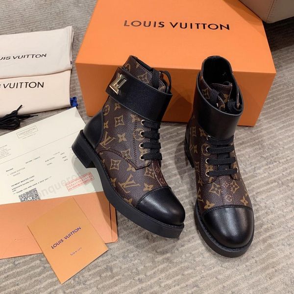 34 designer luxury casual fashion short boots, outdoor casual travel shoes, fast delivery, original box, Black
34 designer luxury casual fashion short boots, outdoor casual travel shoes, fast delivery, original box, Black