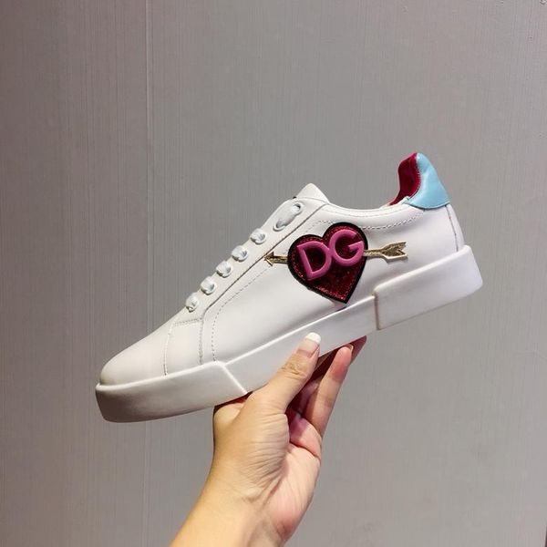 f2020 new trend embroidered graffiti leather casual shoes outdoor men and women sports shoes fashion wild couple shoes, size 35-451, Black
f2020 new trend embroidered graffiti leather casual shoes outdoor men and women sports shoes fashion wild couple shoes, size 35-451, Black