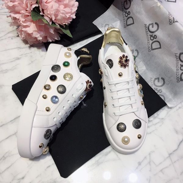 2020k new trend hand-painted leather party casual shoes outdoor men and women sports shoes fashion wild couple shoes, size 35-451, Black
2020k new trend hand-painted leather party casual shoes outdoor men and women sports shoes fashion wild couple shoes, size 35-451, Black