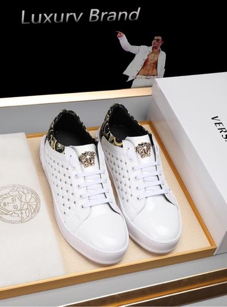2020z luxury limited edition medusa print casual casual sneakers, fashionable wild outdoor men's shoes, size: 38-45, Black
2020z luxury limited edition medusa print casual casual sneakers, fashionable wild outdoor men's shoes, size: 38-45, Black