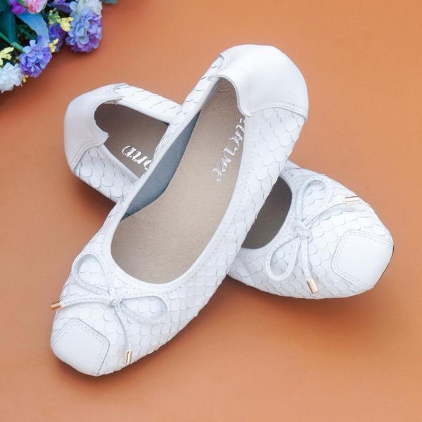large size egg roll women's shoes square head low heel single shoes genuine leather shallow mouth fish-scale pattern flat, Black
large size egg roll women's shoes square head low heel single shoes genuine leather shallow mouth fish-scale pattern flat, Black