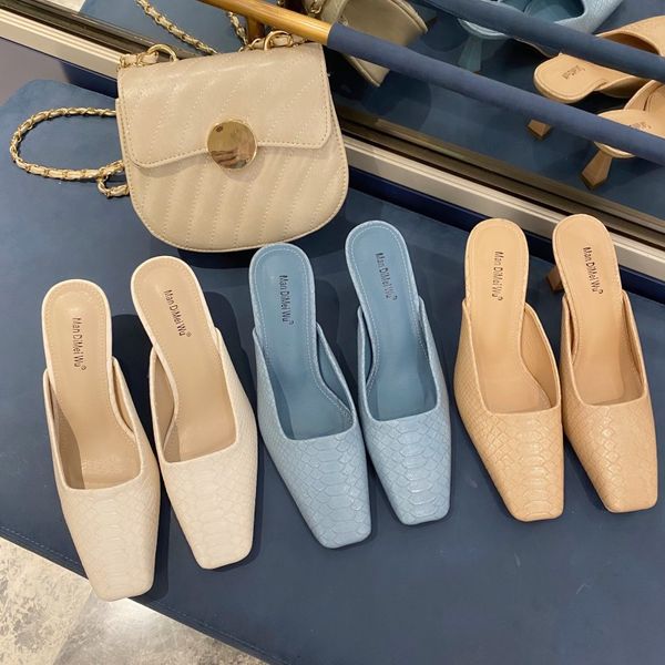 shoes woman 2020 med woman's slippers square heel cover toe luxury slides new block designer soft fabric rome hoof heels rubber, Black
shoes woman 2020 med woman's slippers square heel cover toe luxury slides new block designer soft fabric rome hoof heels rubber, Black