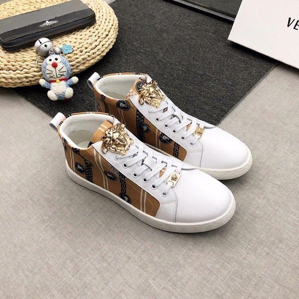 2020m autumn new tide brand men's high-leather casual shoes, fashion wild outdoor sports shoes, original box packaging, size: 38-45
2020m autumn new tide brand men's high-leather casual shoes, fashion wild outdoor sports shoes, original box packaging, size: 38-45