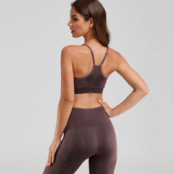 2-piece yoga fitness seamless tight-fitting sand washing craft to make old denim style hollow jacquard seamless fitness set ct10, White;red
2-piece yoga fitness seamless tight-fitting sand washing craft to make old denim style hollow jacquard seamless fitness set ct10, White;red