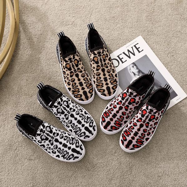 2020-2019b limited edition luxury designer striped casual shoes couple shoes fashion wild men and women sports shoes 35-45
2020-2019b limited edition luxury designer striped casual shoes couple shoes fashion wild men and women sports shoes 35-45