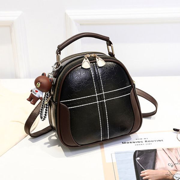 vintage shoulders and one shoulder over-the-shoulder bag 2020 summer new korean version of women's fashion handbag
vintage shoulders and one shoulder over-the-shoulder bag 2020 summer new korean version of women's fashion handbag