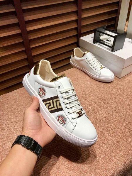 2020e fashion men's embroidery printing luxury casual shoes breathable leather classic sneakers low-shoes, size: 38-45, Black
2020e fashion men's embroidery printing luxury casual shoes breathable leather classic sneakers low-shoes, size: 38-45, Black