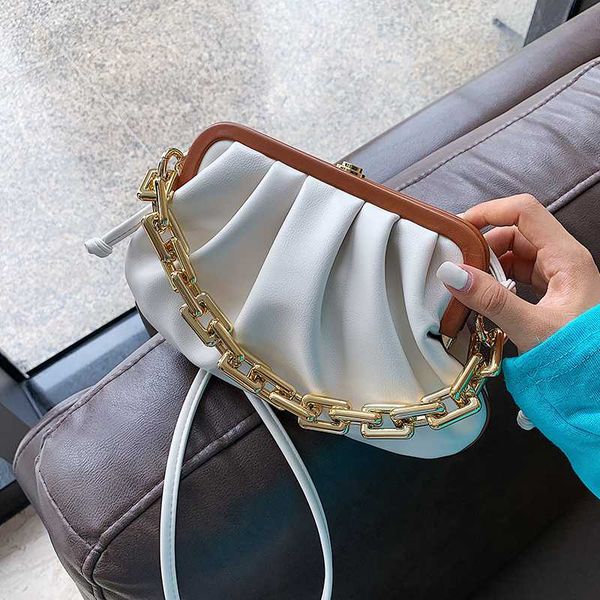 горячая французский дизайн моды цепи сумки элегантная сумка сумки на ремне ширина 26см высота 16см толщина 4см
горячая французский дизайн моды цепи сумки элегантная сумка сумки на ремне ширина 26см высота 16см толщина 4см