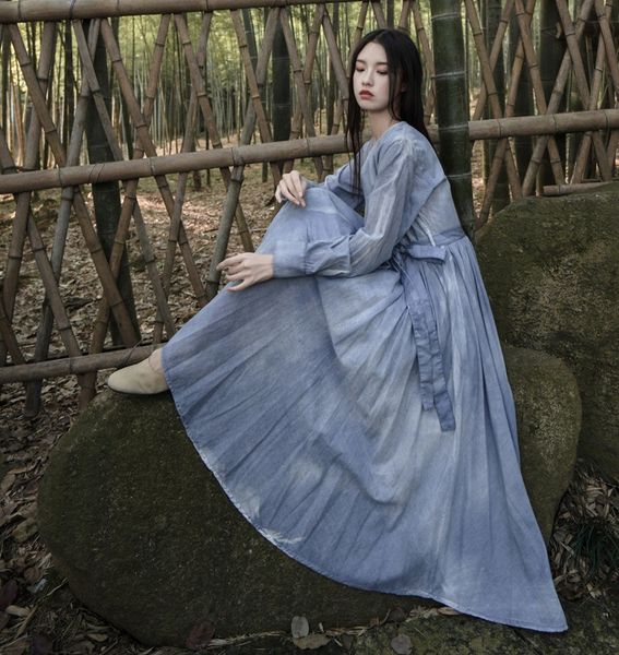 small warm self-made plant dyed spray color super large swing exquisite cuff v-neck dress with belt artistic dress, Black;gray
small warm self-made plant dyed spray color super large swing exquisite cuff v-neck dress with belt artistic dress, Black;gray