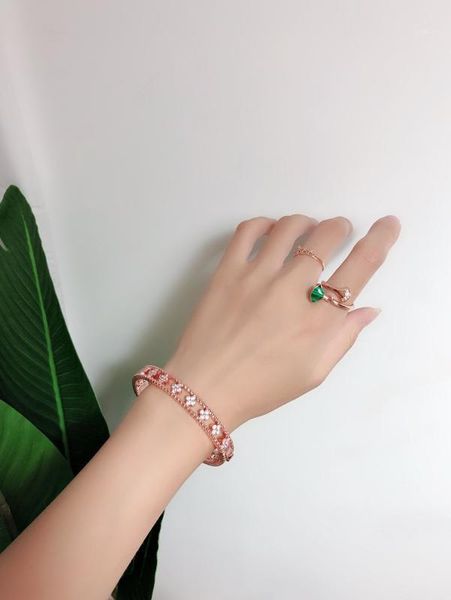 bracelet kaleidoscope hollow bracelet jewelry sub-gold material women wedding jewelry three, Black
bracelet kaleidoscope hollow bracelet jewelry sub-gold material women wedding jewelry three, Black