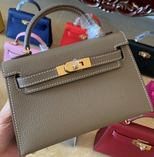 whosale handmade 19cm etaupe lamb skin design mini handbag,wax thread, have both gold and silver hardware,contact me for details
whosale handmade 19cm etaupe lamb skin design mini handbag,wax thread, have both gold and silver hardware,contact me for details