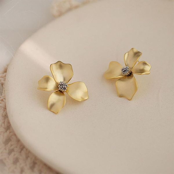 2019 new dominated contracted fashion metal flower drop earrings women korean temperament joker fine earrings jewelry, Silver
2019 new dominated contracted fashion metal flower drop earrings women korean temperament joker fine earrings jewelry, Silver