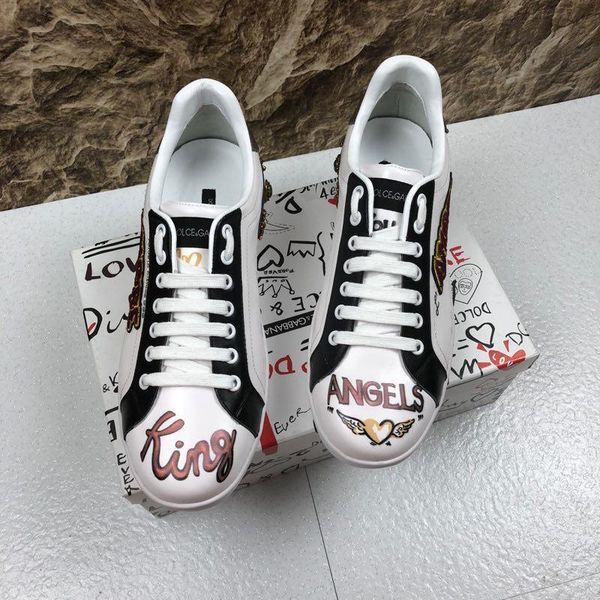 a2020 new trend leather party casual shoes trend outdoor men and women sports shoes graffiti wild couple shoes, size 35-45, Black
a2020 new trend leather party casual shoes trend outdoor men and women sports shoes graffiti wild couple shoes, size 35-45, Black