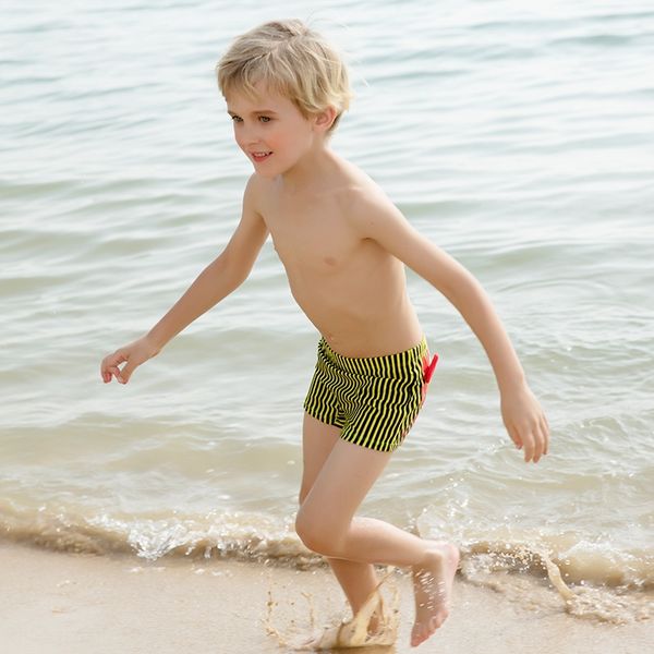 2020 new children's personalized pattern with cap cap fashion swimming trunks beach swimming trunks, Black
2020 new children's personalized pattern with cap cap fashion swimming trunks beach swimming trunks, Black