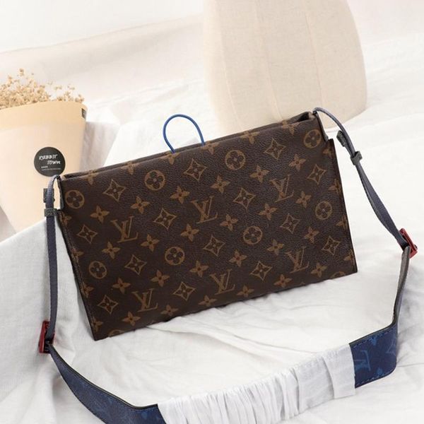 fast delivery men bag leather crossbody bag simple style new arrival fashion classic shoulder bags luxury designer mens messenger bags
fast delivery men bag leather crossbody bag simple style new arrival fashion classic shoulder bags luxury designer mens messenger bags