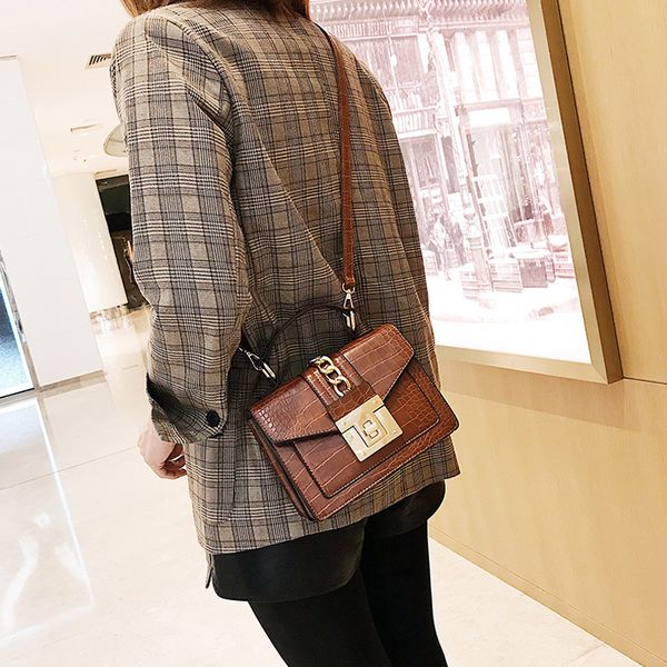 new-2020 new alligator shoulder bags women designer chain handbags luxury pu leatehr crossbody bag for women small flap famale purses
new-2020 new alligator shoulder bags women designer chain handbags luxury pu leatehr crossbody bag for women small flap famale purses