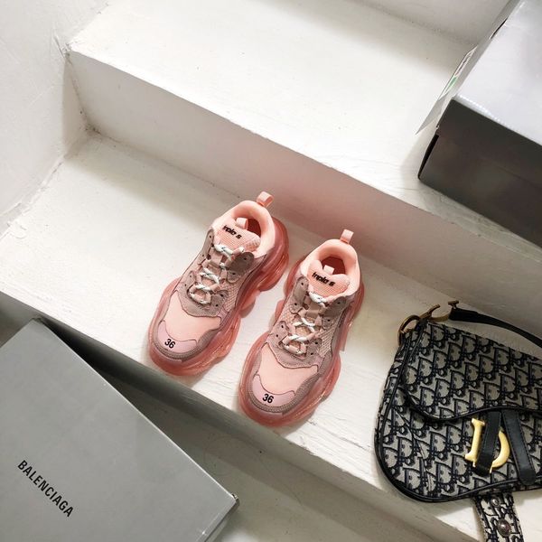 2020oh designer to create casual and comfortable all-match sports shoes, travel shoes outsole non-slip design with original box delivery, Black
2020oh designer to create casual and comfortable all-match sports shoes, travel shoes outsole non-slip design with original box delivery, Black