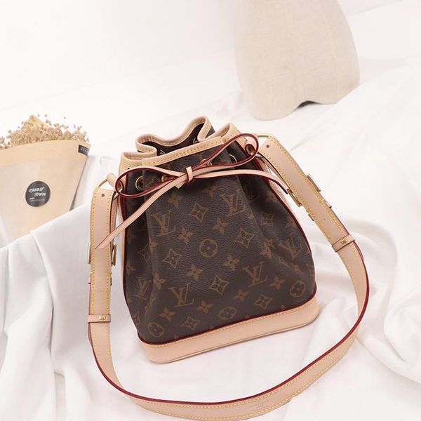 new arrival women luxury designer shoulder bags lady leather bucket bag handbag drawstring shoulder bag bucket crossbody bag bolso bandolera
new arrival women luxury designer shoulder bags lady leather bucket bag handbag drawstring shoulder bag bucket crossbody bag bolso bandolera