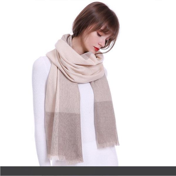 2019 new autumn and winter color matching women's scarf premium cashmere shawl blanket lambskin wool plaid shawl, Blue;gray
2019 new autumn and winter color matching women's scarf premium cashmere shawl blanket lambskin wool plaid shawl, Blue;gray