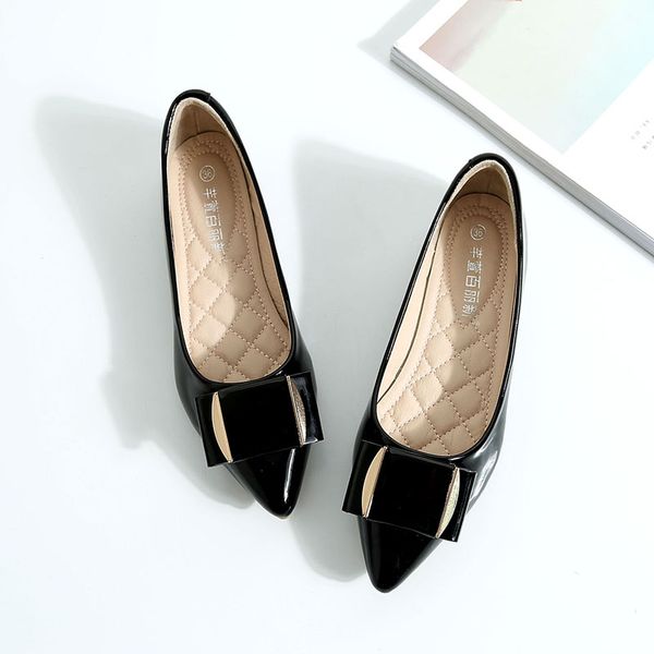 pointed flat shoes 2020 new patent leather women's shoes black scoop candy color small size 33-43 slip-on single
pointed flat shoes 2020 new patent leather women's shoes black scoop candy color small size 33-43 slip-on single