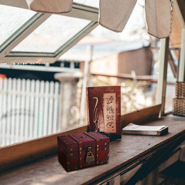 1 pc vintage wooden box creative jewelry storage box with lock
1 pc vintage wooden box creative jewelry storage box with lock