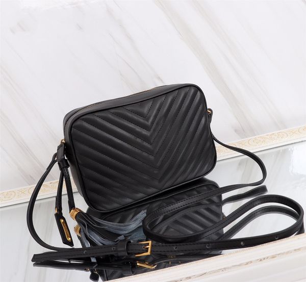 2020x size:23x16x6cm 57700 new women handbags gold chain shoulder bags crossbody soho bag disco messenger bag purse wallet
2020x size:23x16x6cm 57700 new women handbags gold chain shoulder bags crossbody soho bag disco messenger bag purse wallet