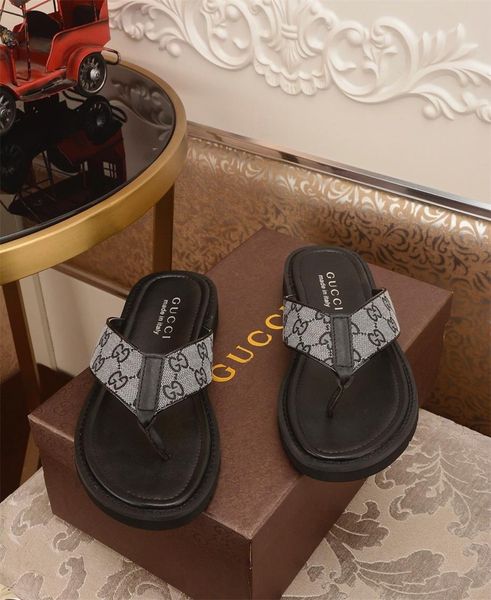 2020 latest handmade casual slippers men's casual shoes fashion trend comfortable shoe size 39-44 type 39745400715
2020 latest handmade casual slippers men's casual shoes fashion trend comfortable shoe size 39-44 type 39745400715