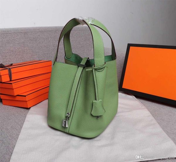 new classic designer women handbags strap shoulder bags mini genuine leather shopping bags lock small purse tote with horse pendant 22cm18cm
new classic designer women handbags strap shoulder bags mini genuine leather shopping bags lock small purse tote with horse pendant 22cm18cm