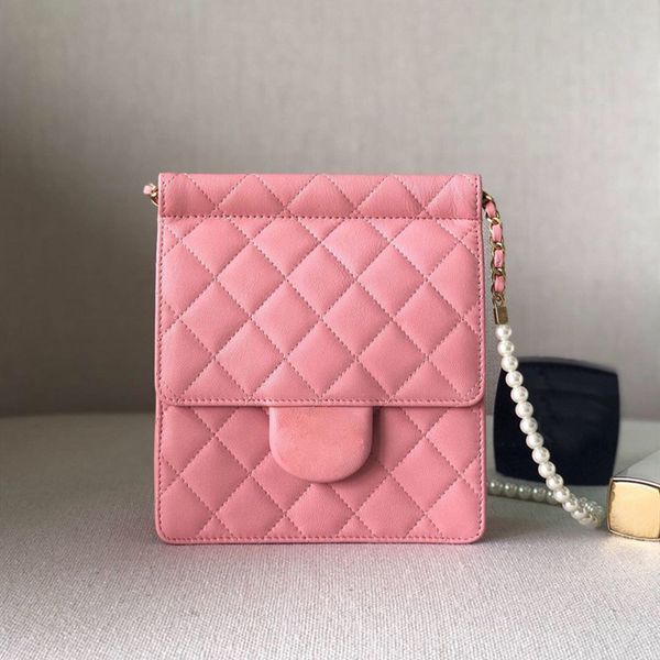 new lady's handbag 5a high-end custom quality handbag fashion trend business casual style metal accessories with long shoulder strap
new lady's handbag 5a high-end custom quality handbag fashion trend business casual style metal accessories with long shoulder strap