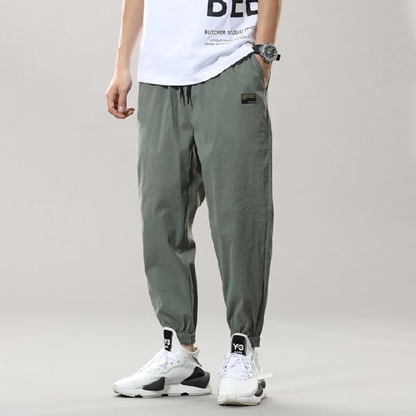 spring/summer 2020 new men's ice silk casual pants thin straight straight beam wild jogging pants men's clothing, Black 
spring/summer 2020 new men's ice silk casual pants thin straight straight beam wild jogging pants men's clothing, Black