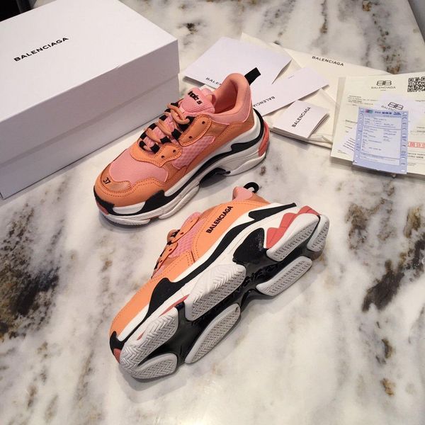 2020xt mens designer shoes running sneakers monogram flowers rubber outsole casual sneakers mens jogging shoelaces original box packaging, Black
2020xt mens designer shoes running sneakers monogram flowers rubber outsole casual sneakers mens jogging shoelaces original box packaging, Black