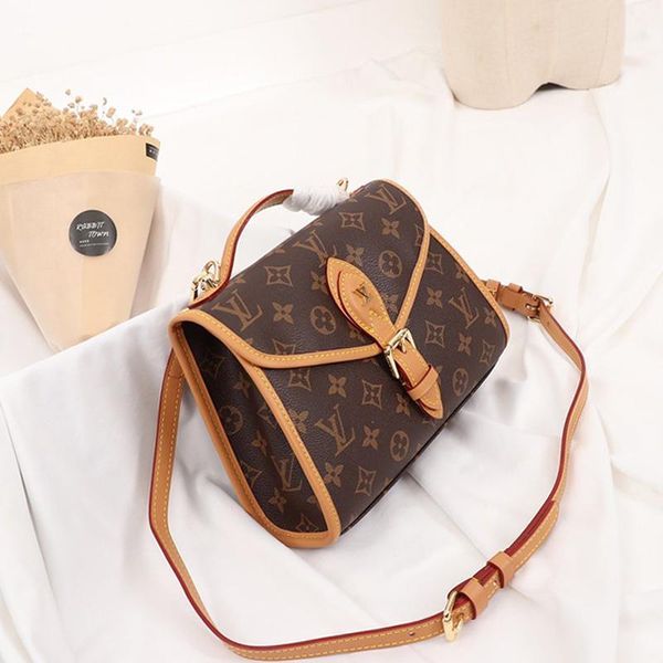 fast delivery womens bag simple style designer luxury leather shoulder small flap crossbody handbags handle totes trend messenger bags 
fast delivery womens bag simple style designer luxury leather shoulder small flap crossbody handbags handle totes trend messenger bags