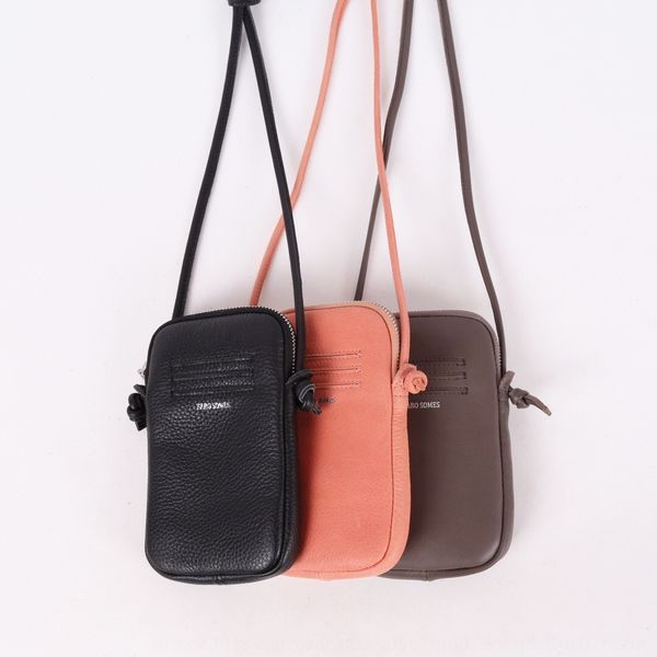 layer litchi pattern cowhide messenger mobile phone 2020 new mobile phone bag messenger bag female
layer litchi pattern cowhide messenger mobile phone 2020 new mobile phone bag messenger bag female