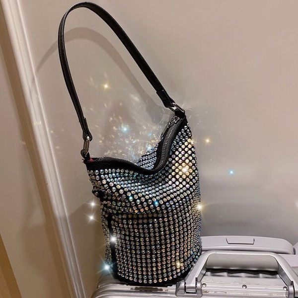 new pop star diamond cross-body bag with chain bucket bag
new pop star diamond cross-body bag with chain bucket bag