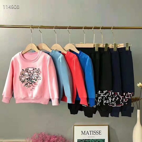 19 winter long sleeve sweatshirt sweatshirt cartoon printed sweater casual velvet sports sweater set
19 winter long sleeve sweatshirt sweatshirt cartoon printed sweater casual velvet sports sweater set