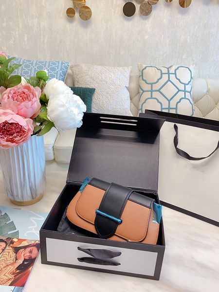 spring/summer 2020 new leather saddle bag star with the same style women's handbag single-shoulder diagonal cross retro small
spring/summer 2020 new leather saddle bag star with the same style women's handbag single-shoulder diagonal cross retro small