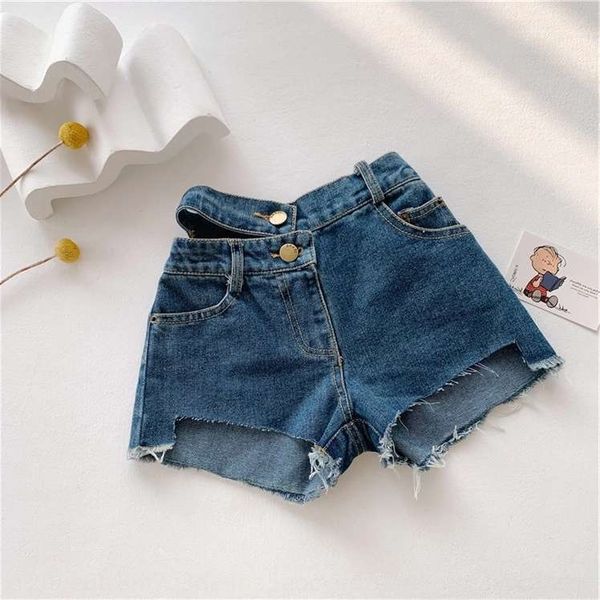girls' denim shorts 2020 new children's korean style foreign style and jeans shorts and jeans girls' summer pants fashion, Blue
girls' denim shorts 2020 new children's korean style foreign style and jeans shorts and jeans girls' summer pants fashion, Blue