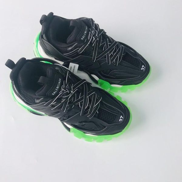 20202 designer to create casual and comfortable all-match sports shoes, travel shoes outsole non-slip design with original box delivery, Black
20202 designer to create casual and comfortable all-match sports shoes, travel shoes outsole non-slip design with original box delivery, Black