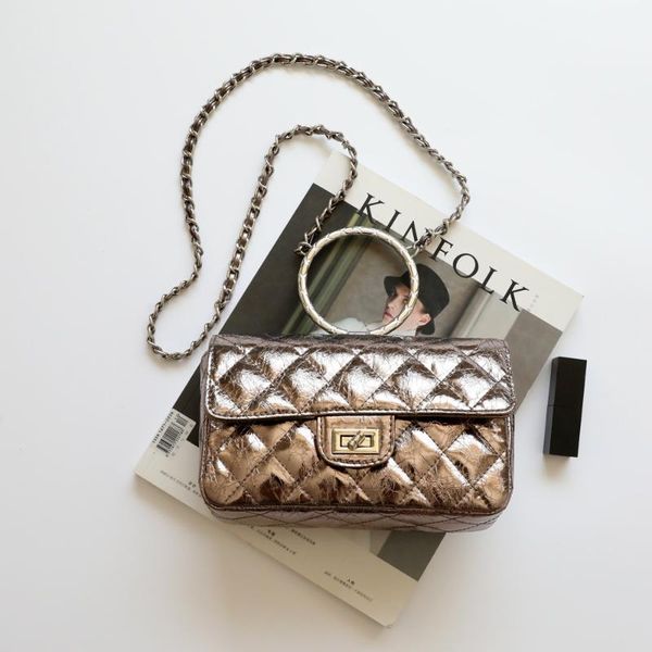 2020 new leather fashion diamond ring handbag burst cracked laser texture single shoulder messenger bag
2020 new leather fashion diamond ring handbag burst cracked laser texture single shoulder messenger bag