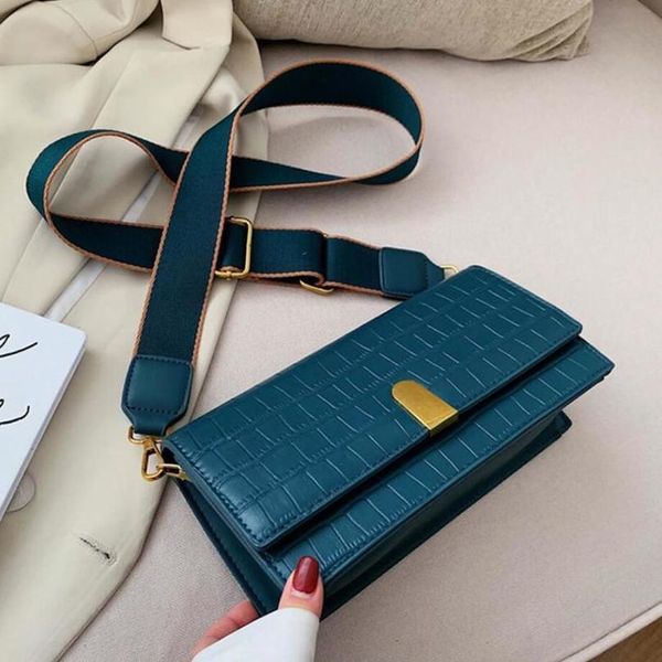 vintage fashion female flap bag 2020 new leather womens designer handbag crocodile pattern shoulder messenger bags
vintage fashion female flap bag 2020 new leather womens designer handbag crocodile pattern shoulder messenger bags