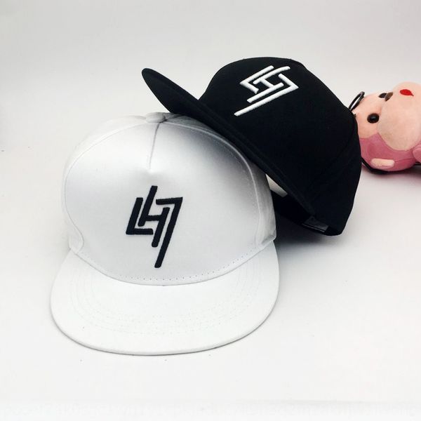 r1ore korean version of running luhan lh7 shade baseball cap sun sun hat male fashion baseball cap female duck tongue couple flat hat studen, Blue;gray
r1ore korean version of running luhan lh7 shade baseball cap sun sun hat male fashion baseball cap female duck tongue couple flat hat studen, Blue;gray
