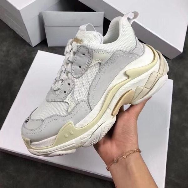 paris 17fw fashion luxury designer women shoes dad shoes triple s sneakers for men women spring street couples chaussures daddy shoes r05
paris 17fw fashion luxury designer women shoes dad shoes triple s sneakers for men women spring street couples chaussures daddy shoes r05