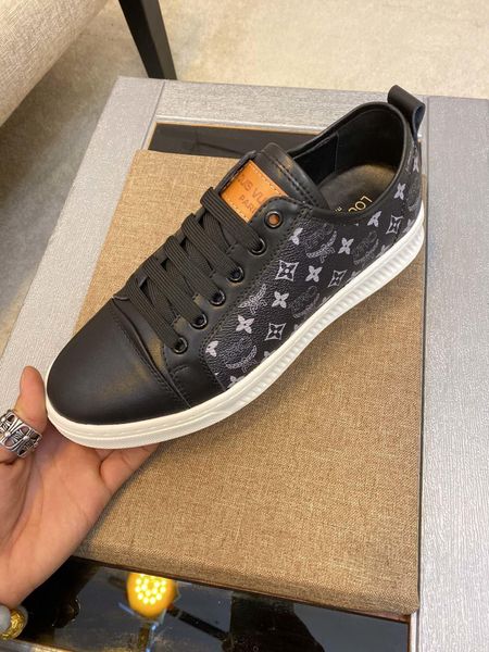 2020o new trendy leather letters low-lace-up casual men's shoes, fashionable wild outdoor sports shoes, size: 38-451, Black
2020o new trendy leather letters low-lace-up casual men's shoes, fashionable wild outdoor sports shoes, size: 38-451, Black